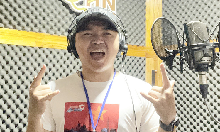 Ca sĩ Lê Minh MTV đã viết ca khúc Việt Nam stay strong khuyến khích lực lượng tuyến đầu chống dịch
